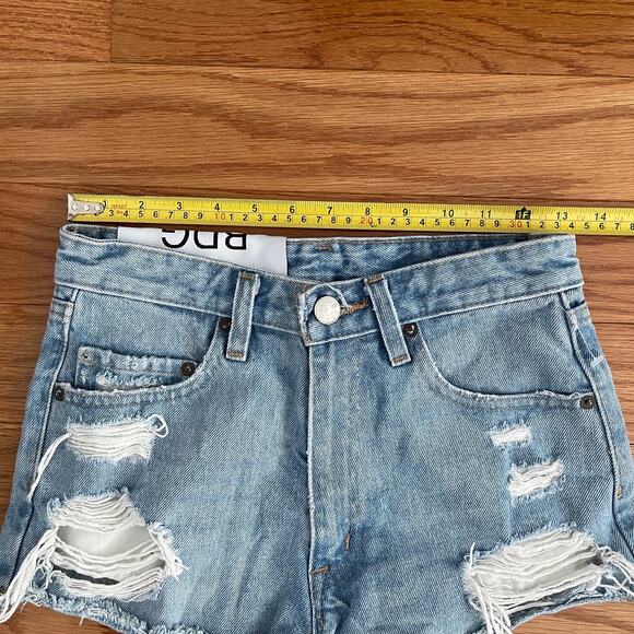 BDG Hamilton Jean Shorts Womens 27 Distressed High Rise Cheeky Boho Daisy Dukes - Picture 5 of 7